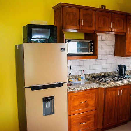 Cozy Modern Upstairs 2 Bed A/C Apt Near 2 Everything Сейнт Филип Екстериор снимка